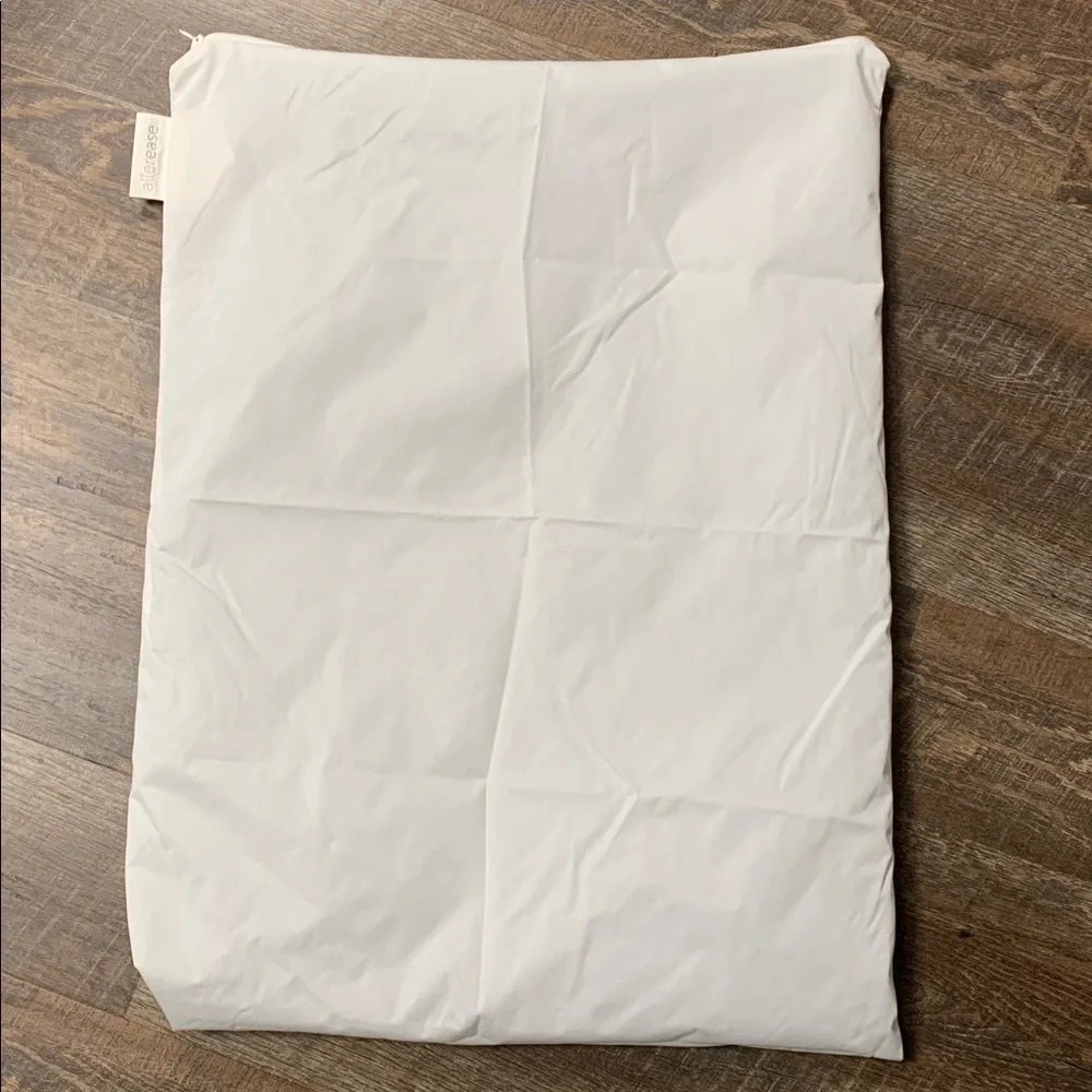 Allerease Hypoallergenic Pillow Protector Zipper Standard White Cover Case - Picture 3 of 3